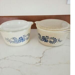 Vintage Pyrex Homestead Casserole Cinderella Style with Lids Set of 2
